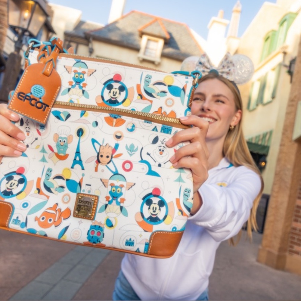 NWT 🩷 Walt Disney World Dooney and Bourke Epcot Re-imagined Crossbody Bag Purse